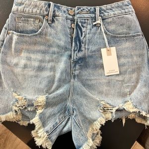 Bombshell 💣Good American Shorts